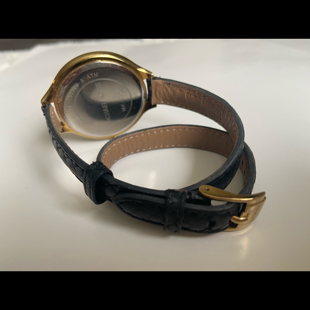Michael Korea Double Wrap Watch - Picture 6 of 6